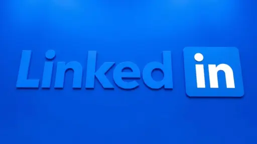LinkedIn запускає автонацілювання та AI-генерацію для реклами